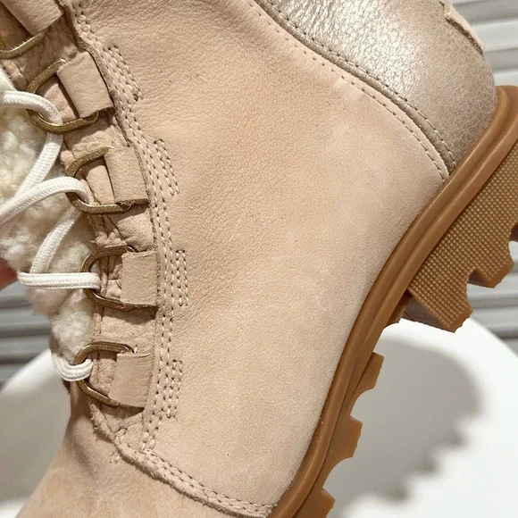 🌹SOREL🌹 Phoenix Short Leather Waterproof Boots Size: 6.5 - Picture 13 of 15